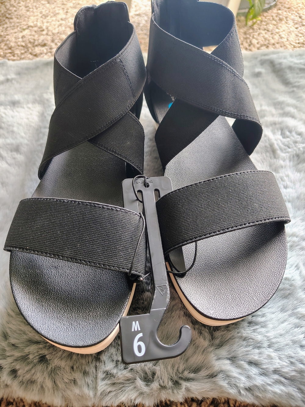Time and Tru Black Crisscross Elastic Slip-On Sandals Zip Up Back